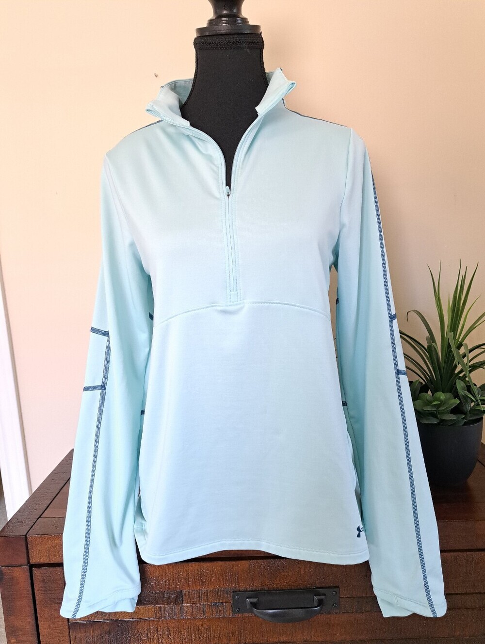 Under Armour 1/2 Zip Pullover Blue Fitted Womens Size Medium Active Casual